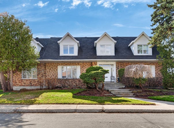 1 Rue Applewood, Hampstead, Quebec H3X3K5