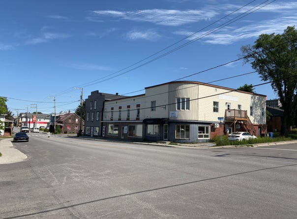 326 Av. Rouleau, Rimouski, QC G5L5V8, CA, Rimouski, Quebec G5L5V8