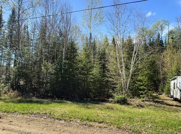 Ch. des Cascades, Mandeville, Quebec J0K1L0