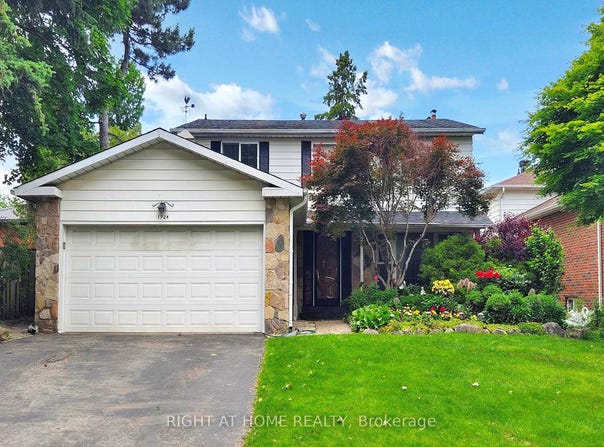 1924 Steepbank Crescent, Mississauga, Ontario L4X1T8