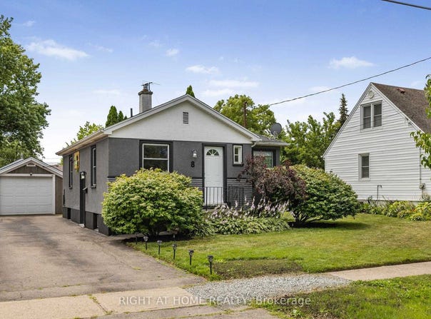 8 Admiral Road, St. Catharines, Ontario L2P1G5