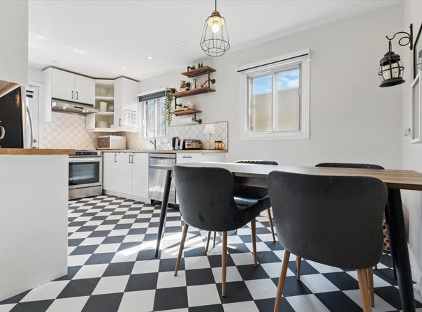 9343-9345 Rue de Brome, Montréal, Quebec H8R2H4