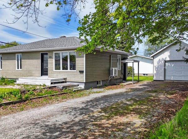 1313 Rue St-Thomas, Mont-Joli, Quebec G5H2G8