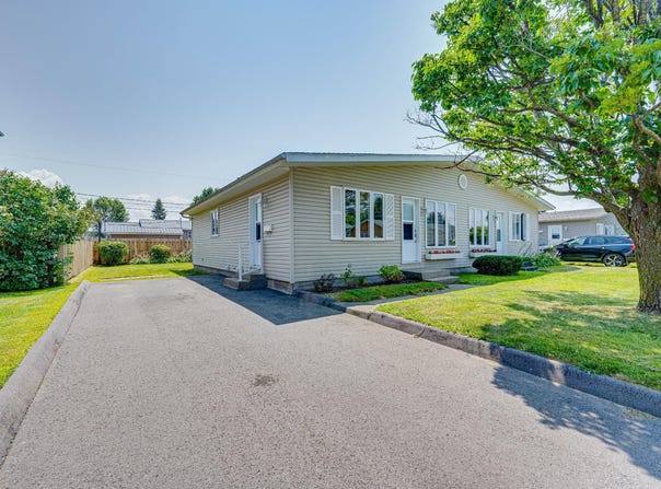 155 Rue du Zouave, Salaberry-de-Valleyfield, Quebec J6T2W8