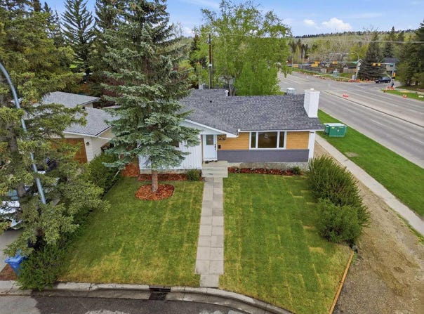 5439 Dalrymple Crescent NW, Calgary, Alberta T3A 1R4