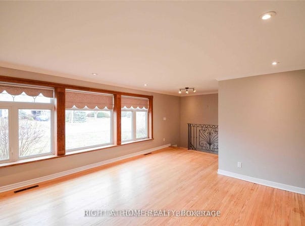 5 Hiley Avenue, Ajax, Ontario L1S6H3