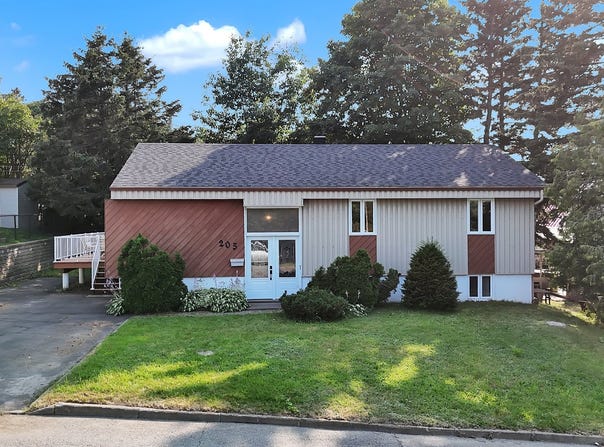 205 Rue Ladrière, Rimouski, QC G5L8H2, CA, Rimouski, Quebec G5L8H2