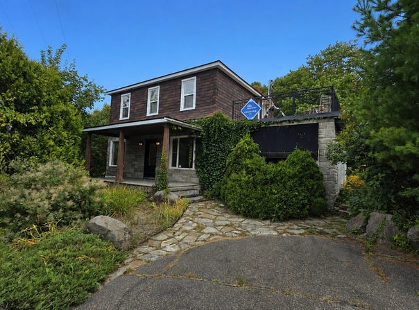 1233 Rue Dumouchel, Sainte-Adèle, Quebec J8B1V9