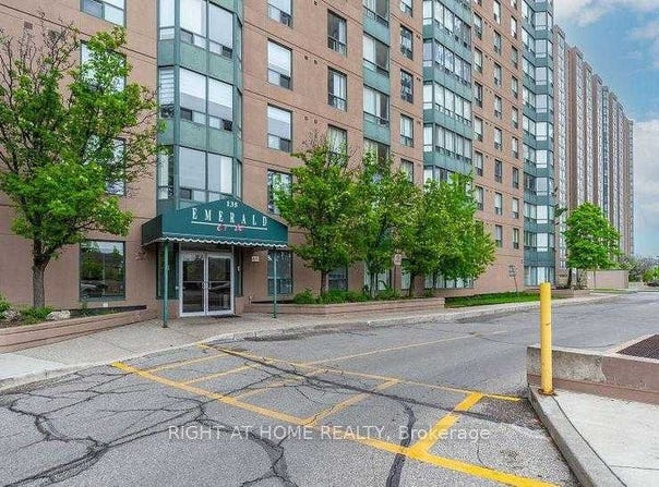 1507 - 135 Hillcrest Avenue, Mississauga, Ontario L5B4B1