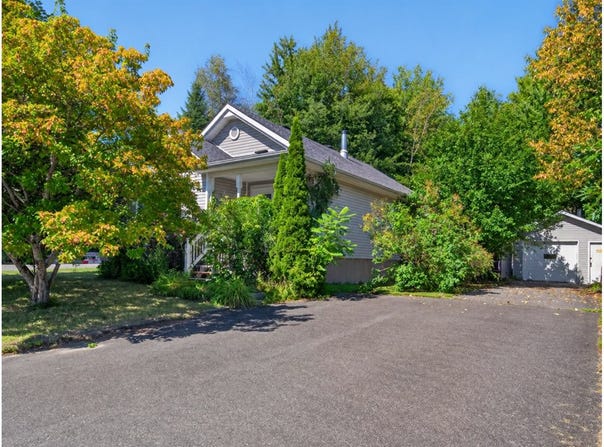 217 Rue Jules Monast, Cowansville, Quebec J2K3W9