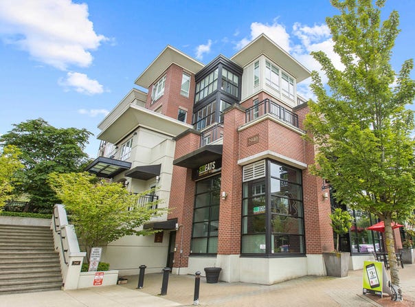 2940 King George Boulevard, Surrey, British Columbia V4P0E5