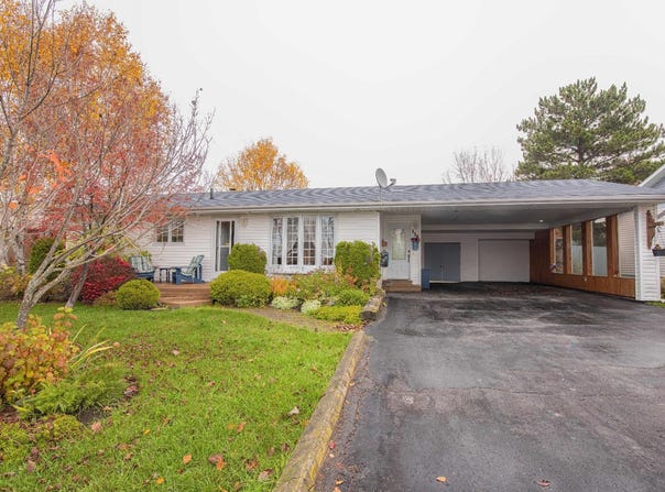 156 Rue Villeneuve, Val-dOr, QC J9P3M1, CA, Val-d'Or, Quebec J9P3M1