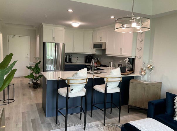 211 - 100 The promenade Road, Central Elgin, Ontario N5L0B7