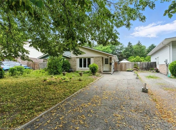 43 Elma Street, St. Catharines, Ontario L2N6Z2