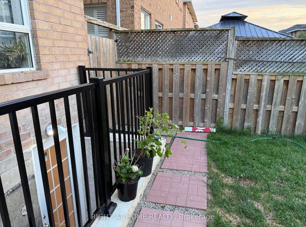 Bsmt - 1045 Windbrook Grove, Mississauga, Ontario L5V2T1