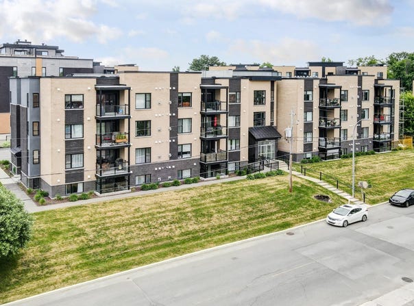 467 Rue Castonguay, Saint-Jérôme, Quebec J7Y0G2