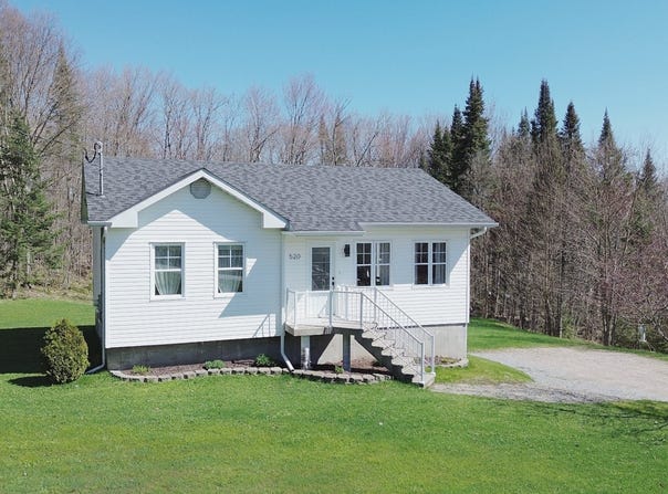 520 Rue des Anémones, Mont-Laurier, QC J9L3G3, CA, Mont-Laurier, Quebec J9L3G3