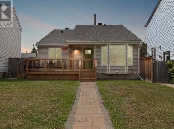 121 Bird Crescent, Fort McMurray, Alberta T9H4T1
