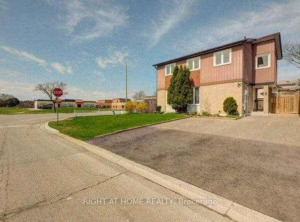1 Hedley Court, Brampton, Ontario L6S2B6