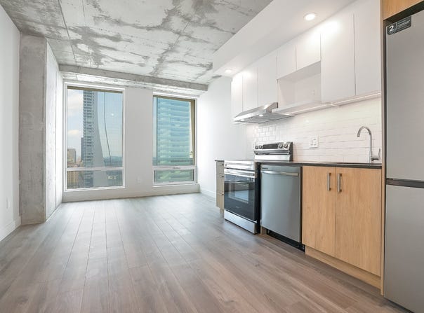 900 Rue St-Jacques, Montréal, Quebec H3C1A5