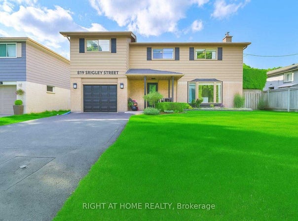 819 Srigley Street, Newmarket, Ontario L3Y1X9