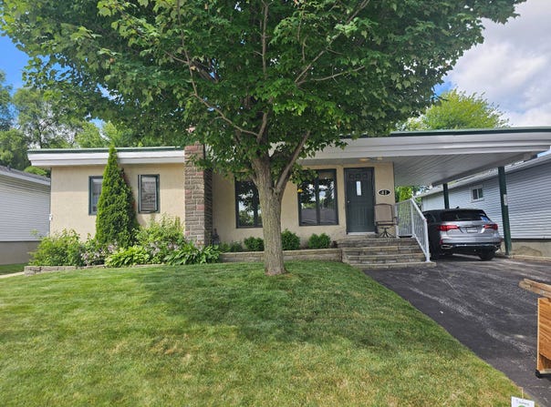 41 Rue du Curé-Robert, Hull, QC J8Y1M4, CA, Hull, Quebec J8Y1M4