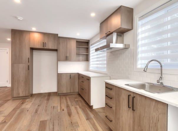 163 Rue de Vendée, Laval, Quebec H7K2G9