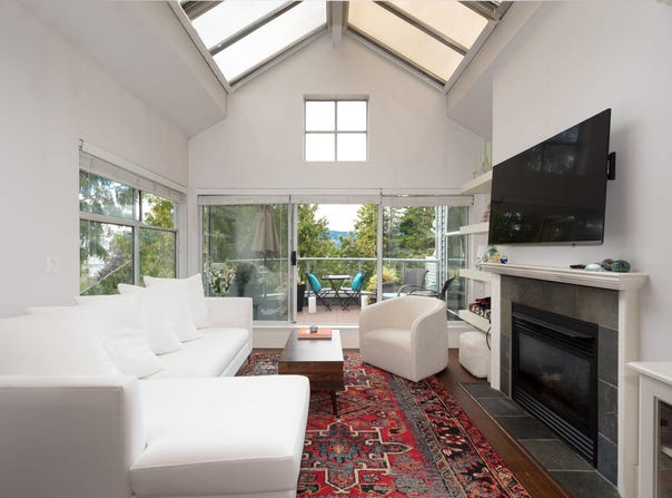 2250 W 3rd Avenue 402, Vancouver, British Columbia V6K 1L4
