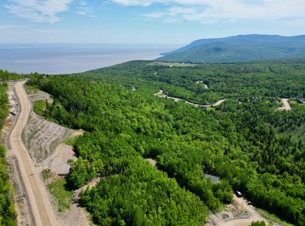 41 Ch. des Pins, Petite-Rivière-Saint-François, Quebec G0A2L0