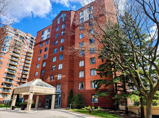 755 Rue Muir, Saint-Laurent, Quebec H4L5L9