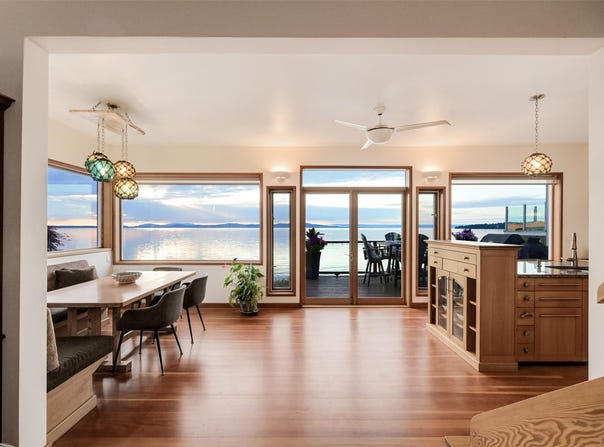 4971 Cordova Bay Rd, Saanich, British Columbia V8Y 2K1