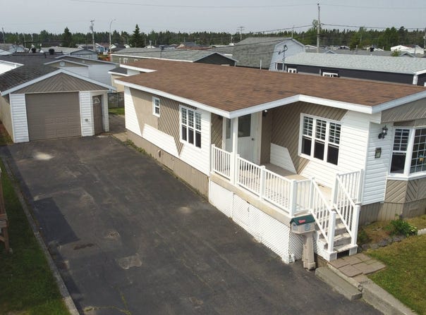 21 Rue des Saules, Sept-Îles, Quebec G4S1V7