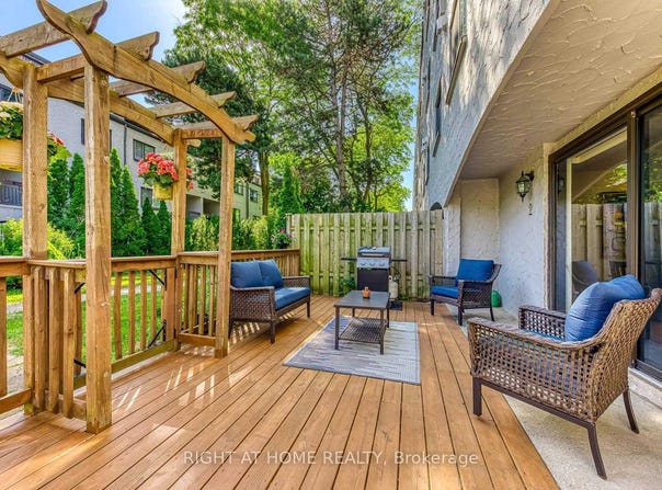 02 - 1008 Falgarwood Drive, Oakville, Ontario L6H2P5