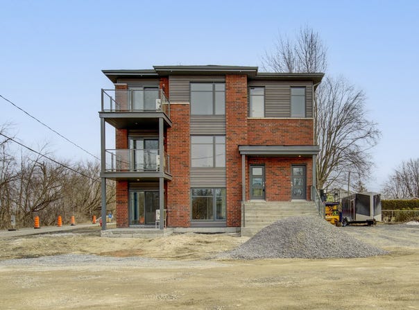 44F Rue Lippé, Les Coteaux, Quebec J7X1J5