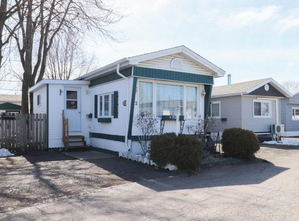 4250 Rue Legault, Saint-Hubert, QC J3Y3W8, CA, Saint-Hubert, Quebec J3Y3W8