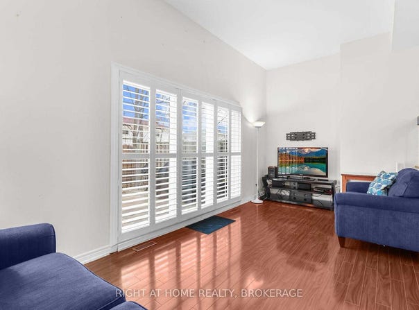 100 - 400 Bloor Street, Mississauga, Ontario L5A3M8