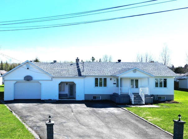 8 Rue Girard, La Rédemption, Quebec G0J1P0