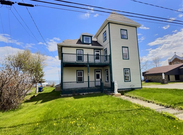 426 Route 132, Chandler, Quebec G0C2A0