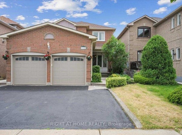 5322 Lismic Boulevard, Mississauga, Ontario L5V1P5