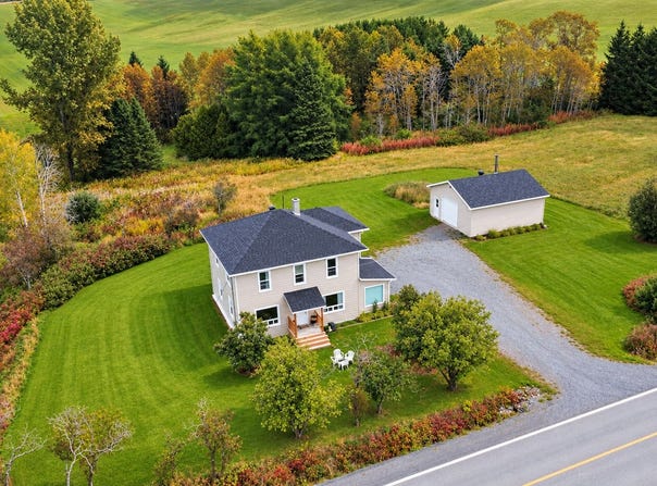 102 2e Rang, Causapscal, Quebec G0J1J0