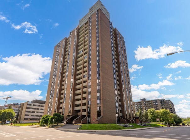 285 Rue Laurier 2101, Gatineau (Hull), Quebec J8X 3W9