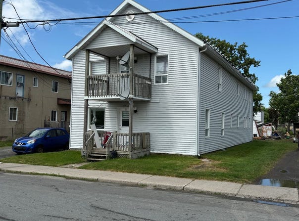 128-130 Rue Léopold, Cowansville, QC J2K1X5, CA, Cowansville, Quebec J2K1X5