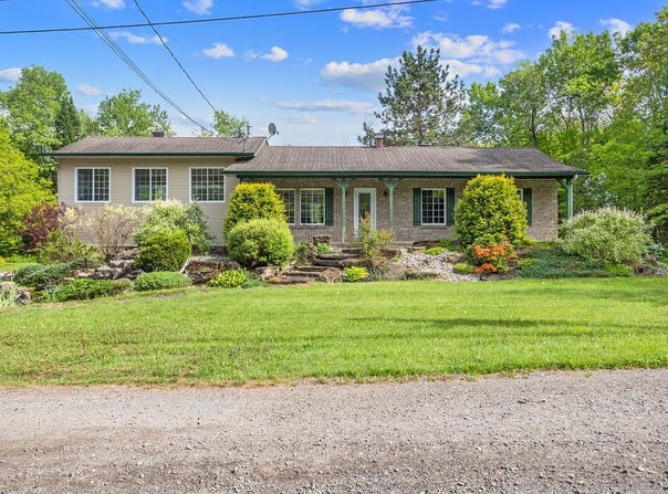 6 Rue Marcel, Saint-Hippolyte, QC J8A2Z5, CA, Saint-Hippolyte, Quebec J8A2Z5