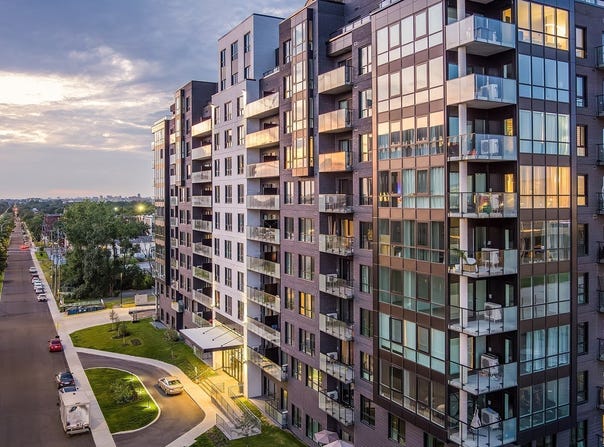 111 Boul. Alexis-Nihon, Montréal, Quebec H4M0B2