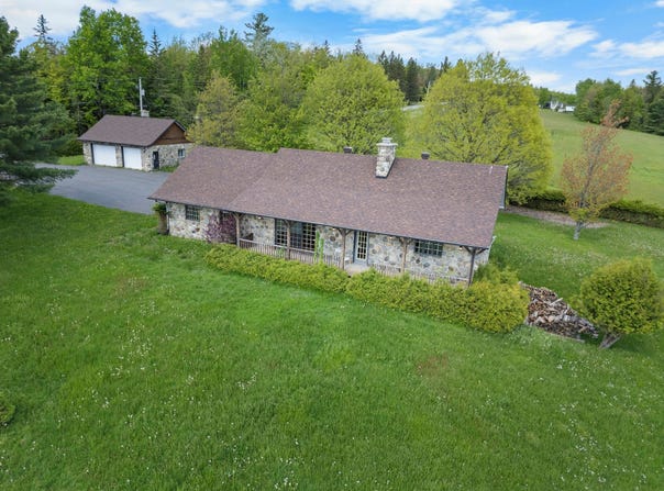 109 Ch. Tétreault, Magog, QC J1X0M9, CA, Magog, Quebec J1X0M9
