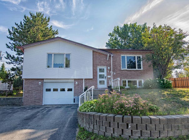 1008 Rue Quessy, Val-d'Or, Quebec J9P5W9
