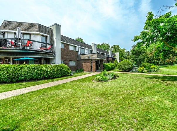405 Boul. Seigneurial O., Saint-Bruno-de-Montarville, QC J3V5N6, CA, Saint-Bruno-de-Montarville, Quebec J3V5N6
