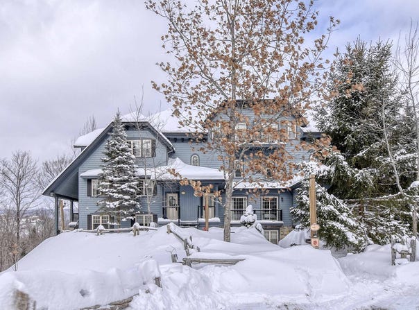 240 Rue du Mont-Plaisant 7, Mont-Tremblant, Quebec J8E 1L2