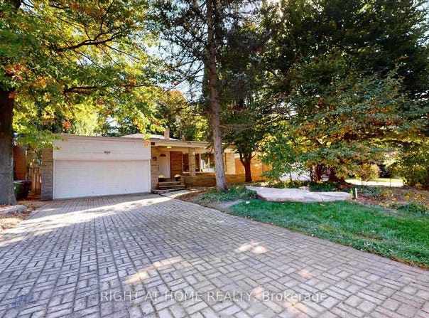 23 Christine Crescent, Toronto, Ontario M2R1A4