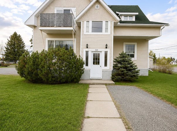 322 10e Avenue E., Amos, Quebec J9T3W6